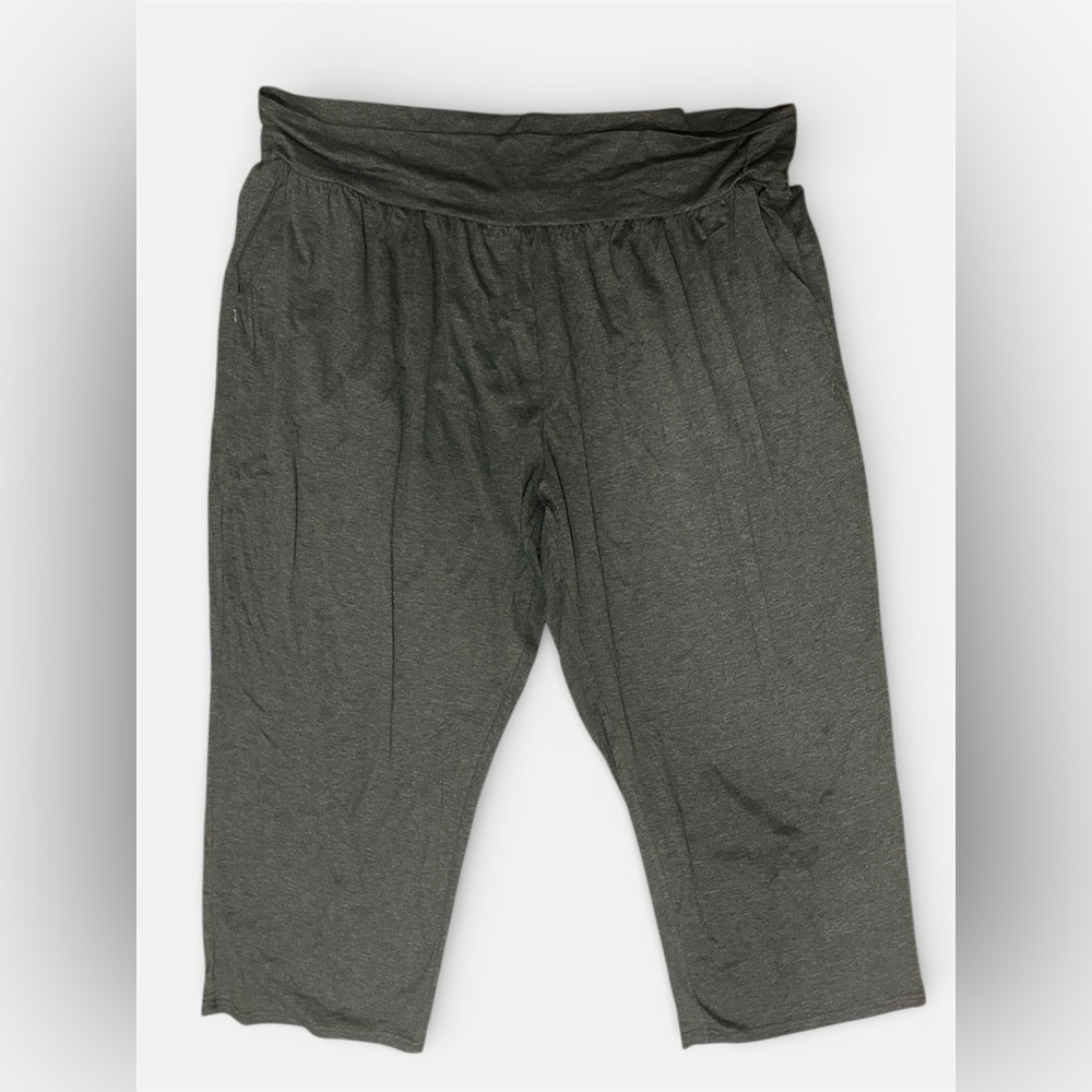 Neer Women's Plus Size Cotton Capris